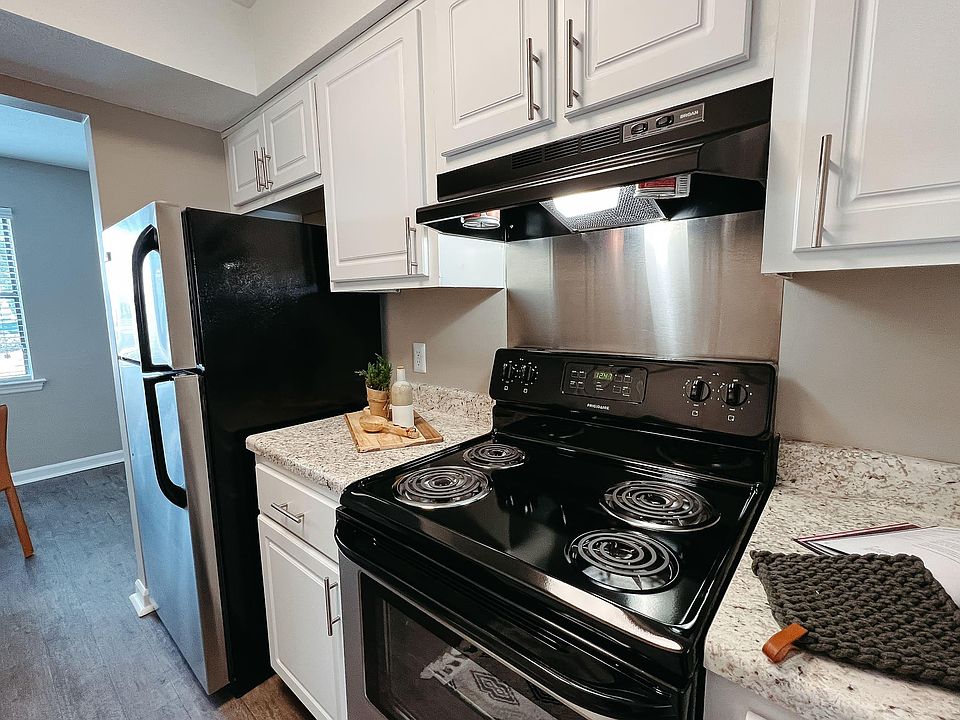 1st image of 4715 Bonny Oaks Dr #305