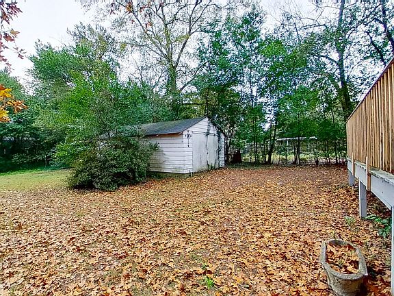 3rd image of 1506 Pendleton Rd