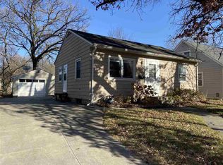 954 15th St NE, Mason City, IA 50401