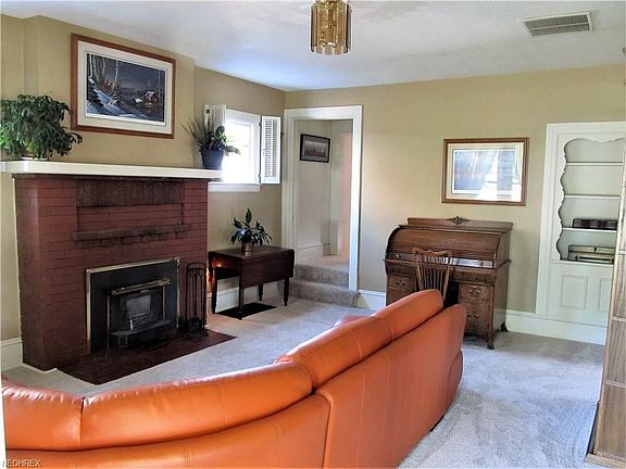 4th image of 1925 36th St