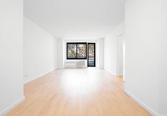 4th image of 470 Lenox Ave APT 2J