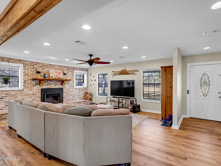 11340 County Farm Rd — Photo 5