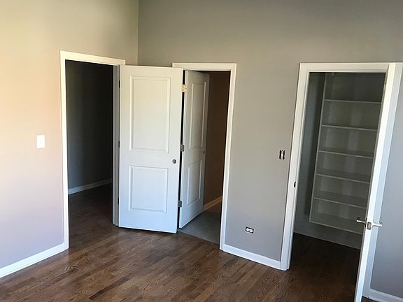 4th image of 4758 S Michigan Ave #203