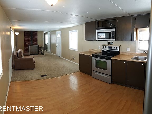 5th image of 318 Bluebell St