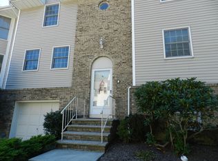 27 Brookstone Cir, Morris Plains, NJ 07950