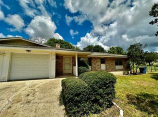 1448 Harper Rd #B, Kerrville, TX 78028
