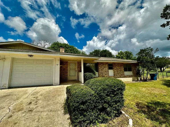 1448 Harper Rd, 1448 Harper Rd #B, Kerrville, TX 78028