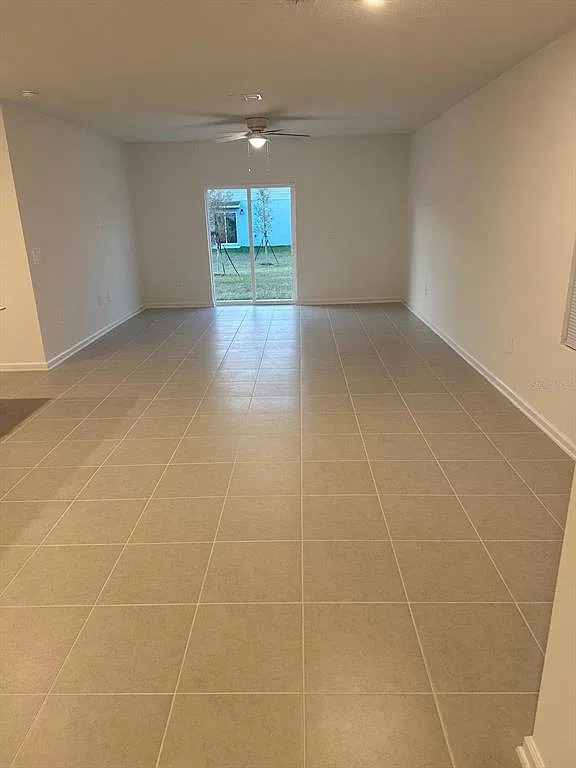 6 bed, 3.0 bath, 2469 sqft, $2,310 — Photo 3