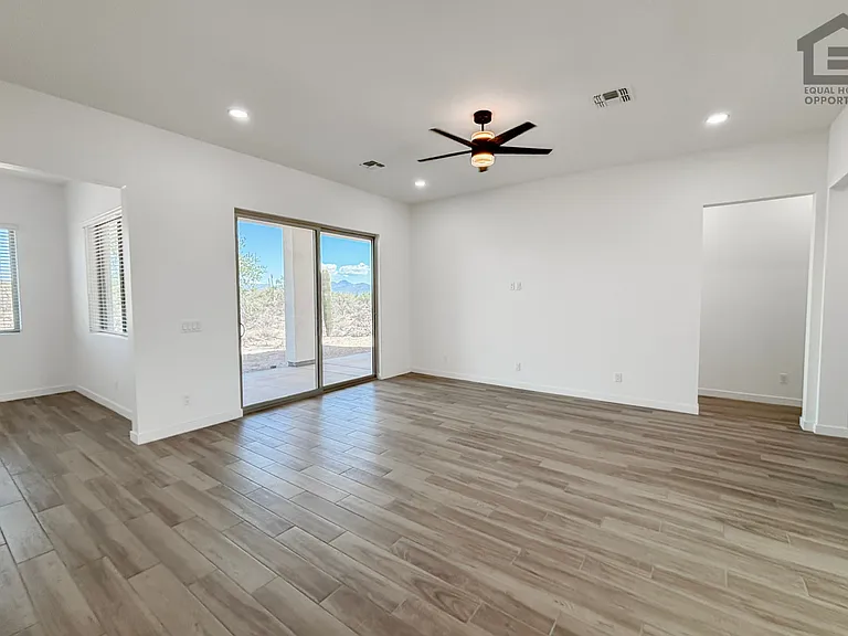 16154 E Lowden Rd — Photo 18