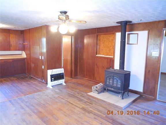 4th image of 9 Menominee Dr