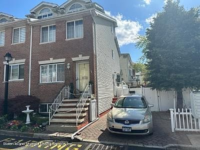 1st image of 14 Lillie Ln