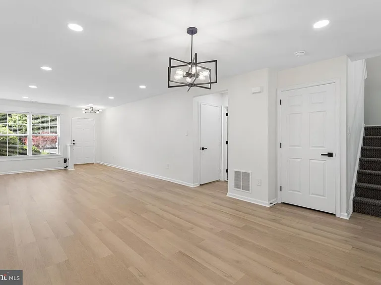 771 Barton Run Blvd — Photo 2