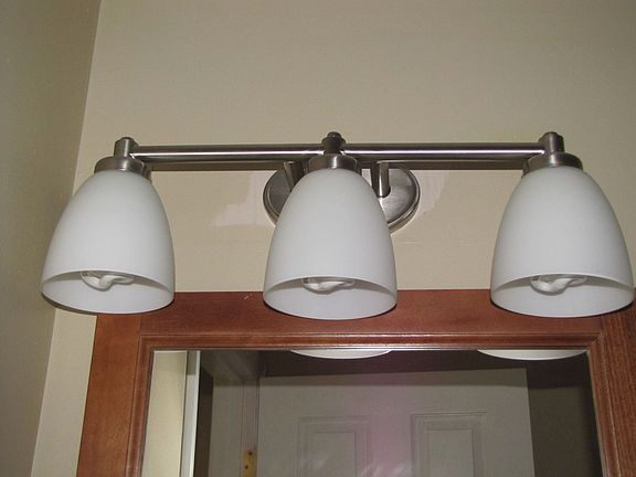 Bathroom light fixture