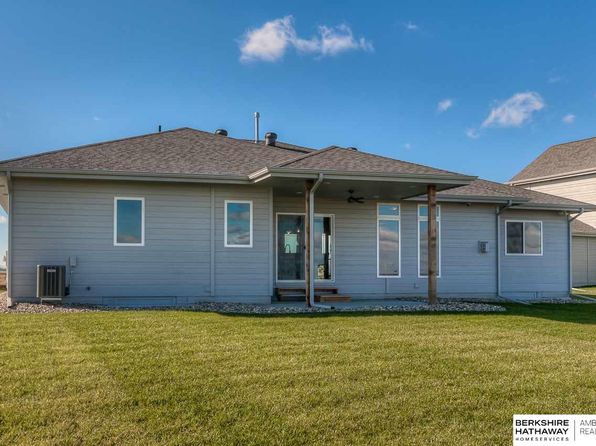 12509 Quail Dr, Bellevue, NE 68123