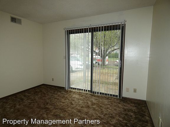 4th image of 905 W 11th St N APT 102