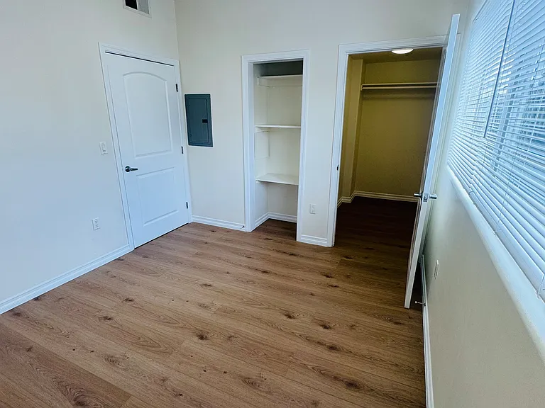 7327 Milwood Ave #103 — Photo 17