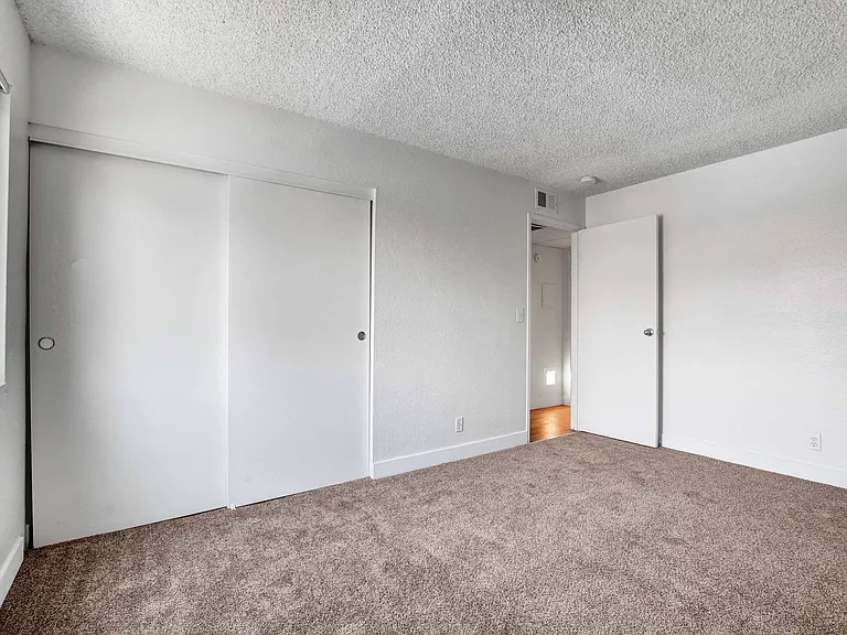 Sundance Village Apts — Photo 42