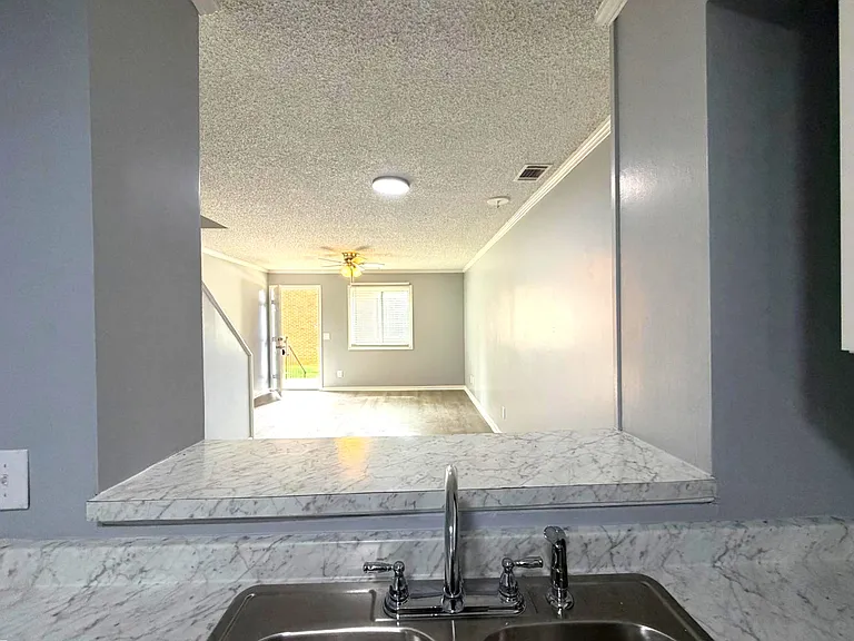 31 Canterbury Ct — Photo 12