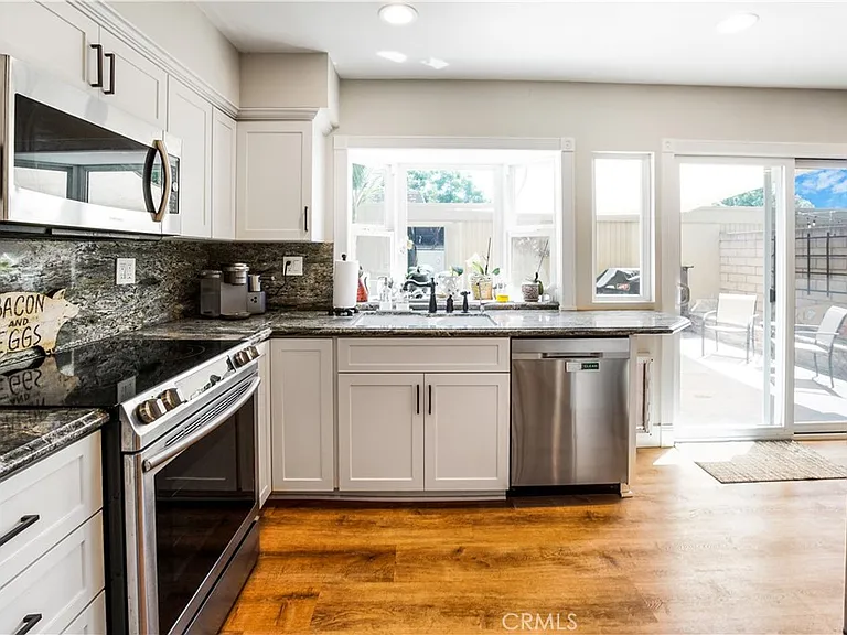 18195 Canyon Ct — Photo 5