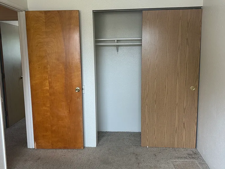 380 SW Tunison Ave #2-4 — Photo 14