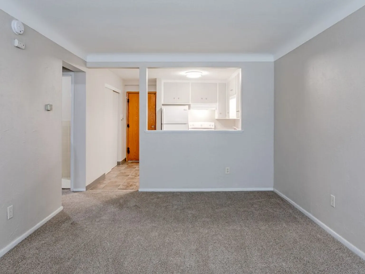 1 & Bedrooms Walking distance to McCarrons Lake! - Roseville — Photo 4