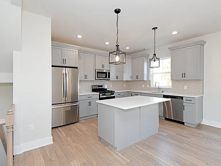51 W Clymer Ave — Photo 6