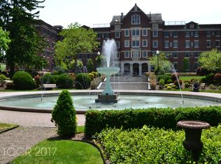 5303 Rio Vista Dr, Mahwah, NJ 07430