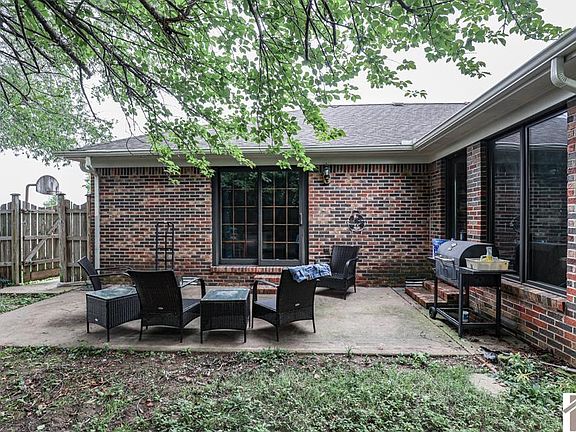 4th image of 201 Brunswick Cir