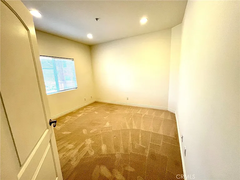 715 S Broadway #B — Photo 40