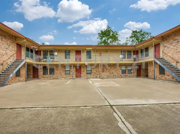 1108 N Elm St #3, Denton, TX 76201