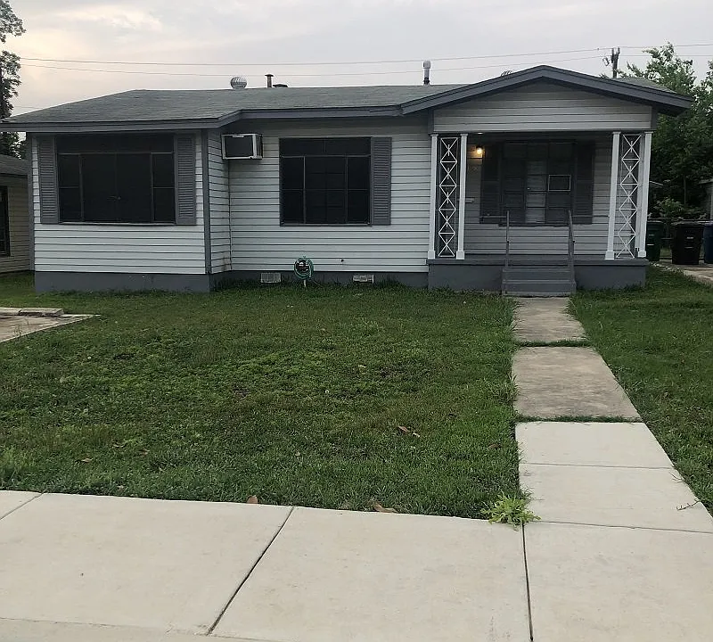 215 Edna Ave