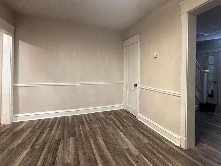 6927 Guilford Rd — Photo 10