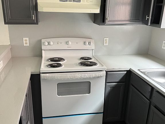 3rd image of 814 N 27th St APT 12