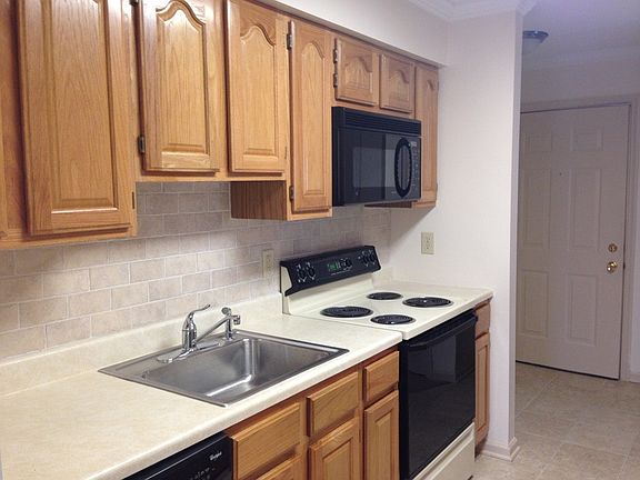 2nd image of 118 Oakbrook Cmns