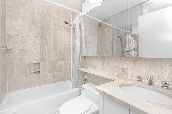 Rented by Luxury Habitat | media 10