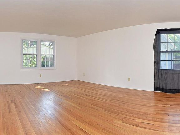 5th image of 11321 Stoeppelwerth Dr