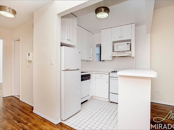 2nd image of 304 E 20th St APT 7c