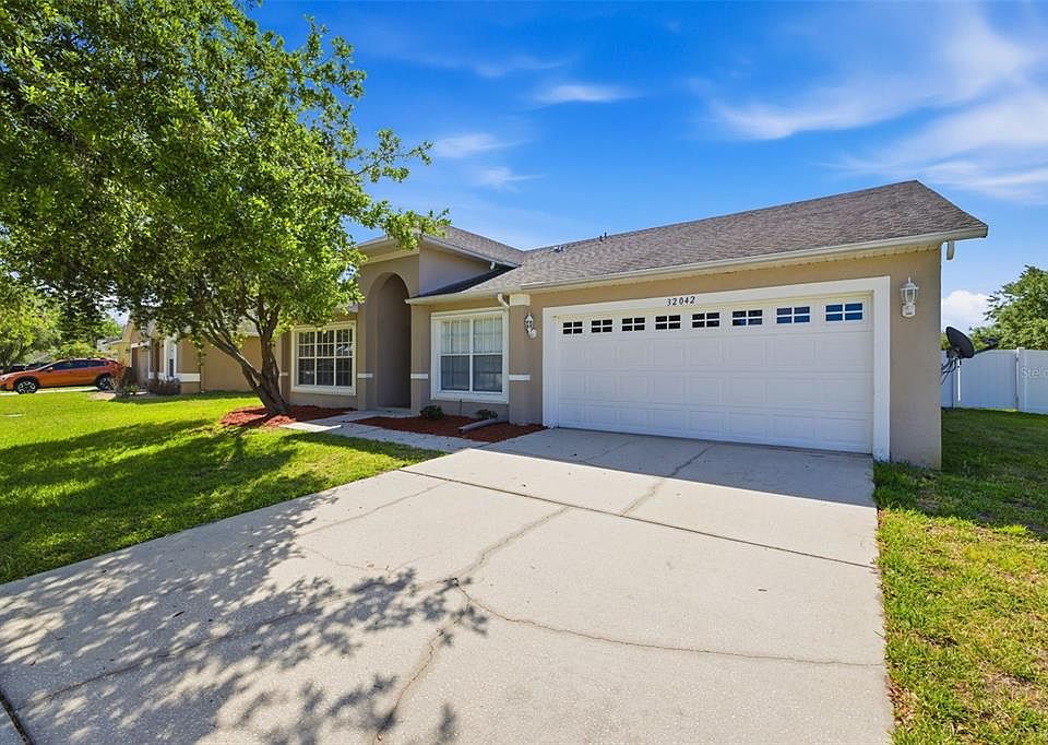 32042 Cypress Valley Dr, Wesley Chapel, FL 33545