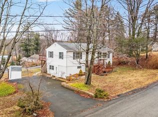 45 Oriole Rd, Craryville, NY 12521