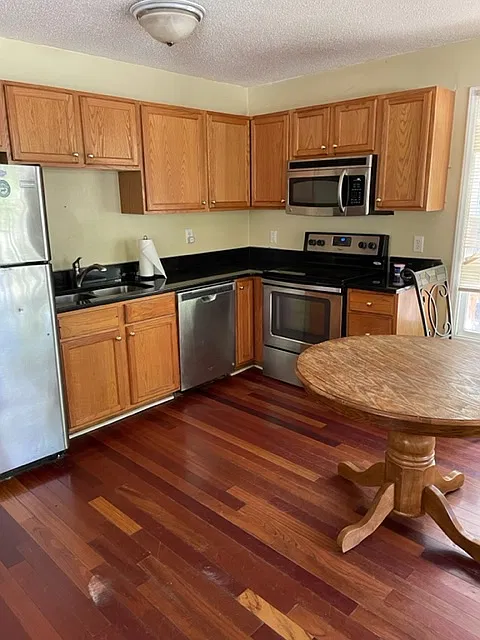 7 bed, $7,000 — Photo 2