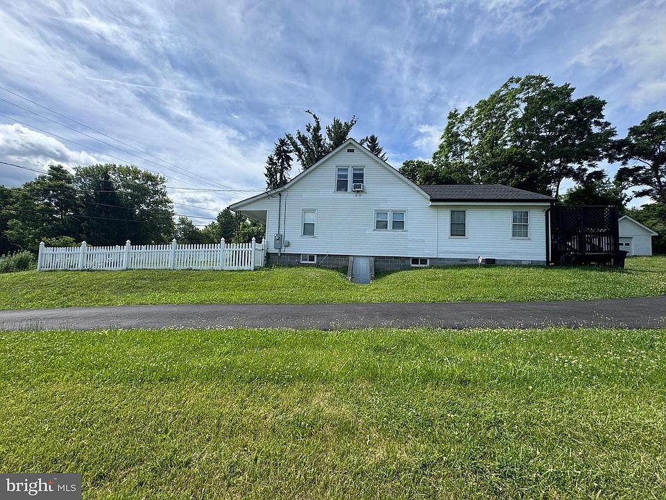1st image of 7865 Hedgesville Rd