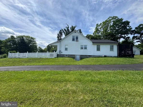 7865 Hedgesville Rd, Hedgesville, WV 25427