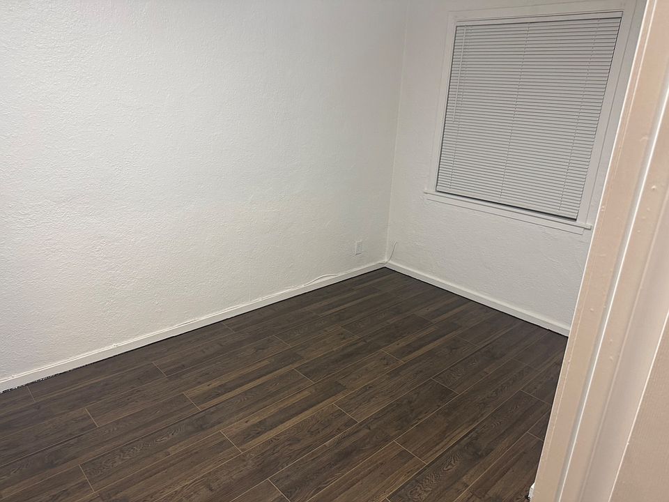 Unit Photo