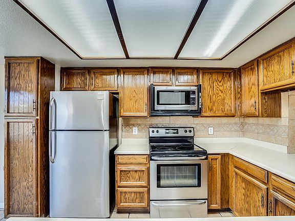 3rd image of 800 W Bell De Mar Dr