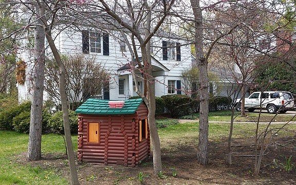2nd image of 444 S Lincoln Ln