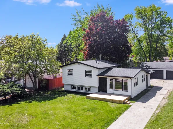 11 Durango Rd, Montgomery, IL 60538