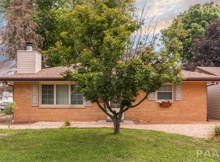 301 W Caroline St, Spring Bay, IL 61611