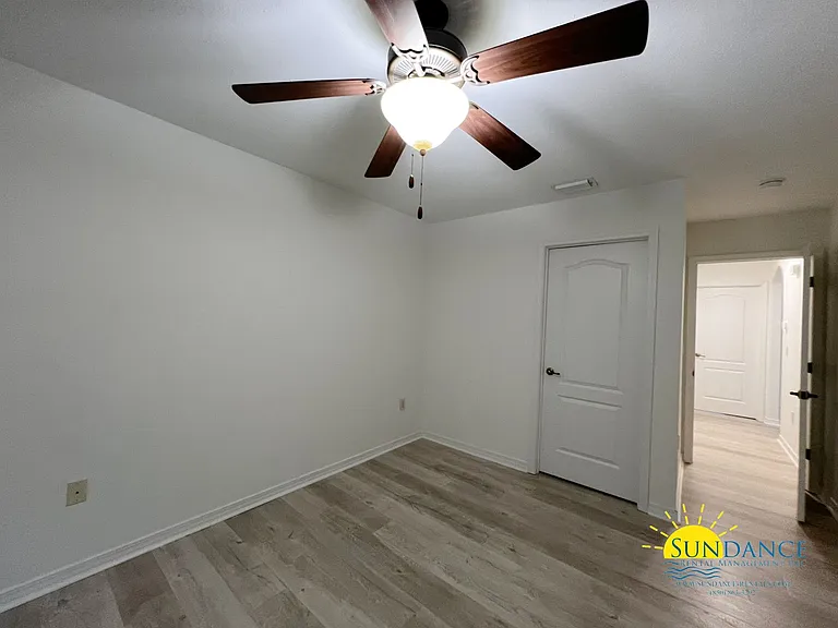 407 Serene Ct — Photo 12