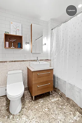 Sold by Triplemint | media 11