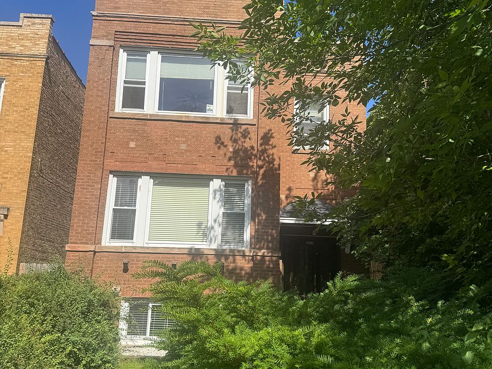 1st image of 3719 N Sawyer Ave Unit B